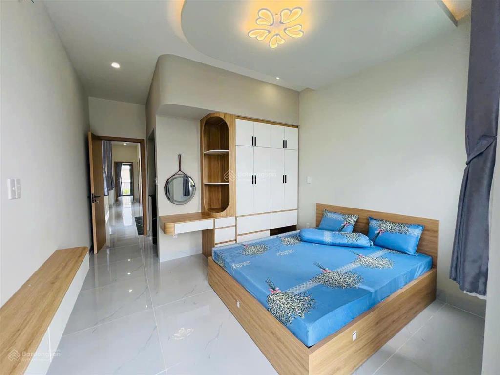 Bán nhà đúc thật, tường 20, mỹ hạnh nam, 110m2, giá 3,1 tỷ, sổ riêng, đức hòa