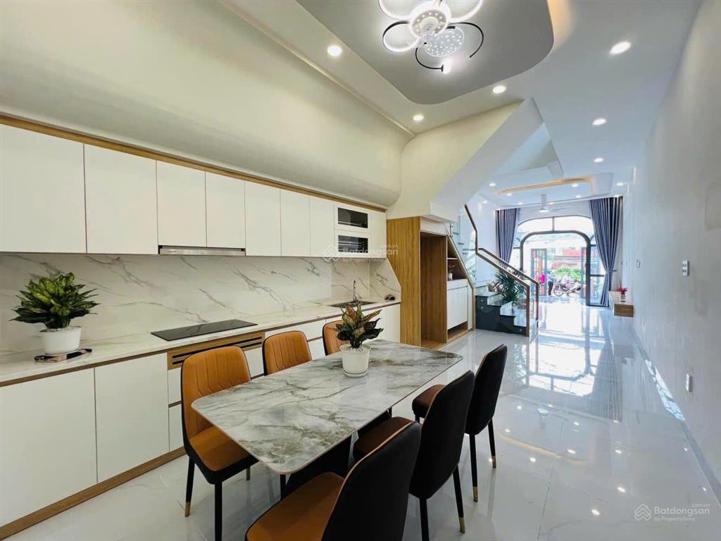 Bán nhà đúc thật, tường 20, mỹ hạnh nam, 110m2, giá 3,1 tỷ, sổ riêng, đức hòa