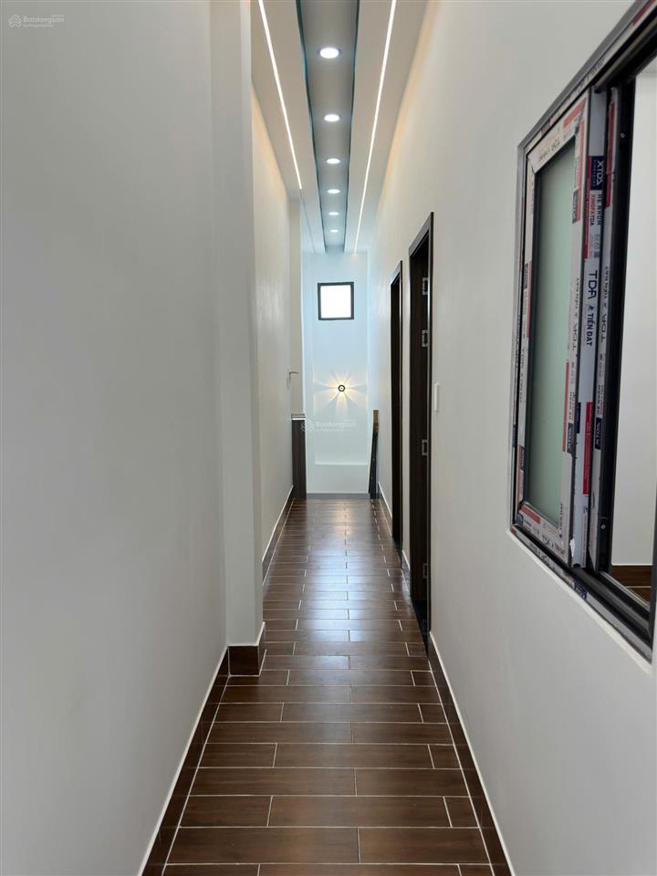 Bán nhà 1 trệt 1 lầu, kdc mỹ hạnh, 4x18m, giá 2 tỷ 380, sổ hoàn công, giáp hóc môn, đức hòa