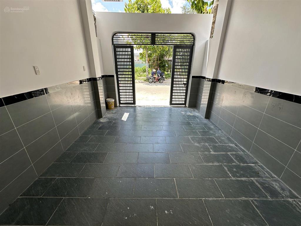Bán nhà 1 trệt 1 lầu, kdc mỹ hạnh, 4x18m, giá 2 tỷ 380, sổ hoàn công, giáp hóc môn, đức hòa
