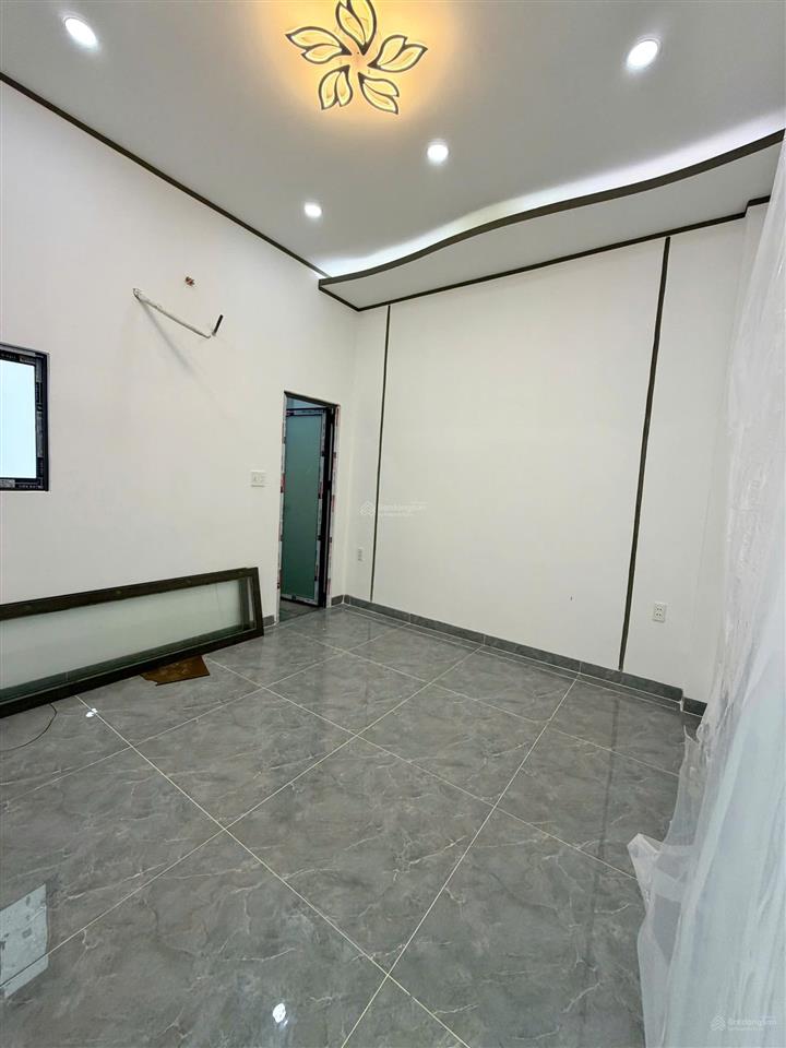 Bán nhà sân vườn cực rộng, thổ cư, 5x36m, hoàn công, giá 1t790