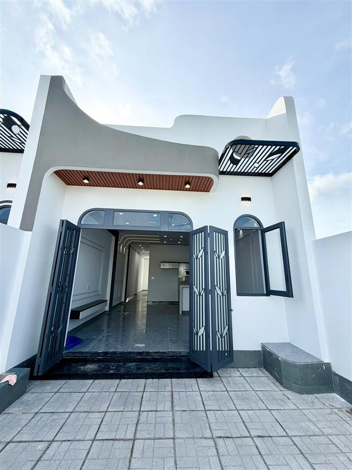 Bán nhà sân vườn cực rộng, thổ cư, 5x36m, hoàn công, giá 1t790