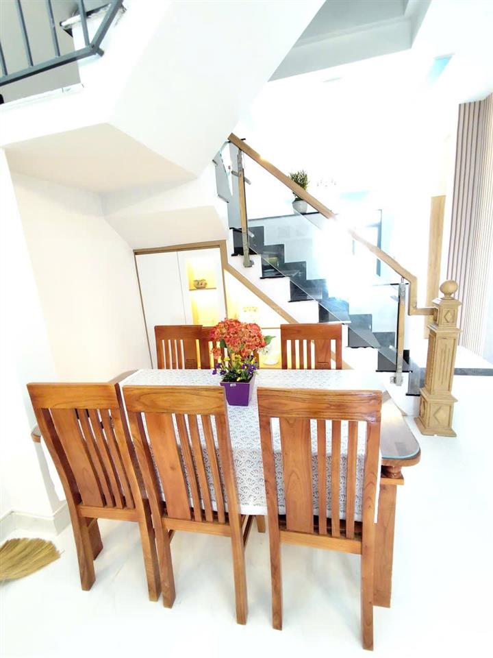 Bán nhà 1 trệt 1 lầu khu đô thị mỹ hạnh, 4x18m, giá 1t830, full nội thất, mỹ hạnh, đức hòa