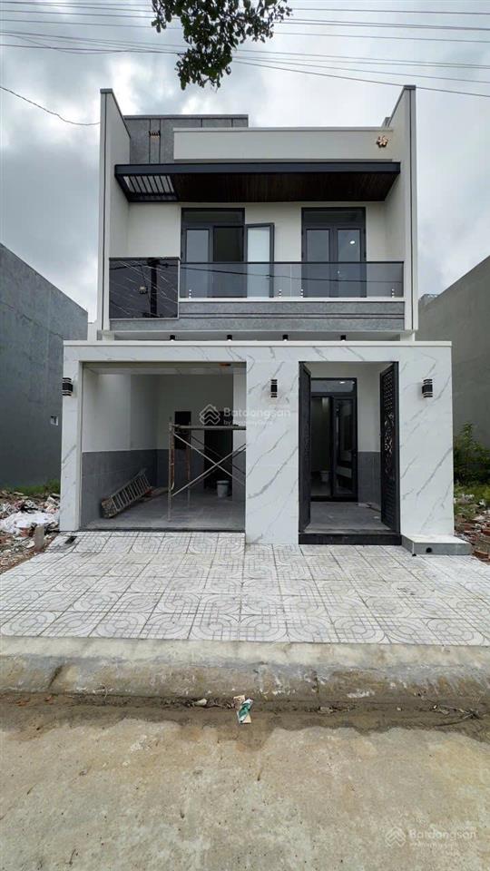 Bán nhà 1 trệt 1 lầu, 4pn, ngang 6m, giá 2 tỷ 950, sổ riêng, mỹ hạnh nam, kdc trần anh, đức hòa