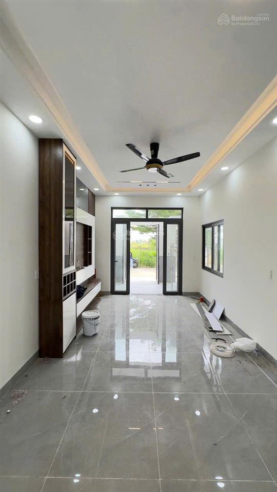 Bán nhà 1 trệt 1 lầu, 4pn, ngang 6m, giá 2 tỷ 950, sổ riêng, mỹ hạnh nam, kdc trần anh, đức hòa