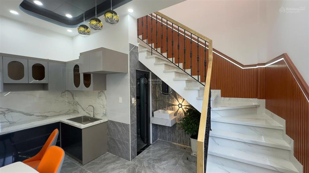Nhà 1 trệt 1 lầu, sổ riêng, 50m2, giá 1 tỷ 7, mỹ hạnh nam, đức hòa