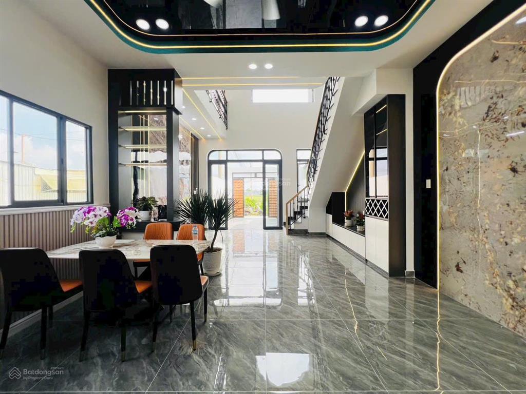 Bán nhà 1 trệt 1 lửng, 5x22m, mỹ hạnh, giá 2 tỷ 150, sổ riêng, đức hòa