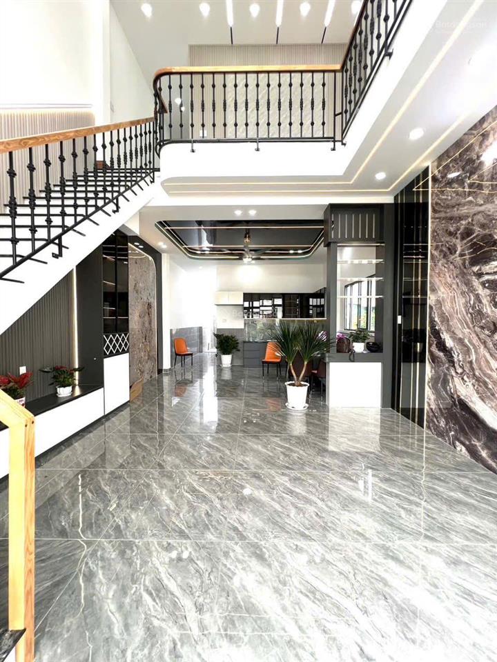 Bán nhà 1 trệt 1 lửng, 5x22m, mỹ hạnh, giá 2 tỷ 150, sổ riêng, đức hòa