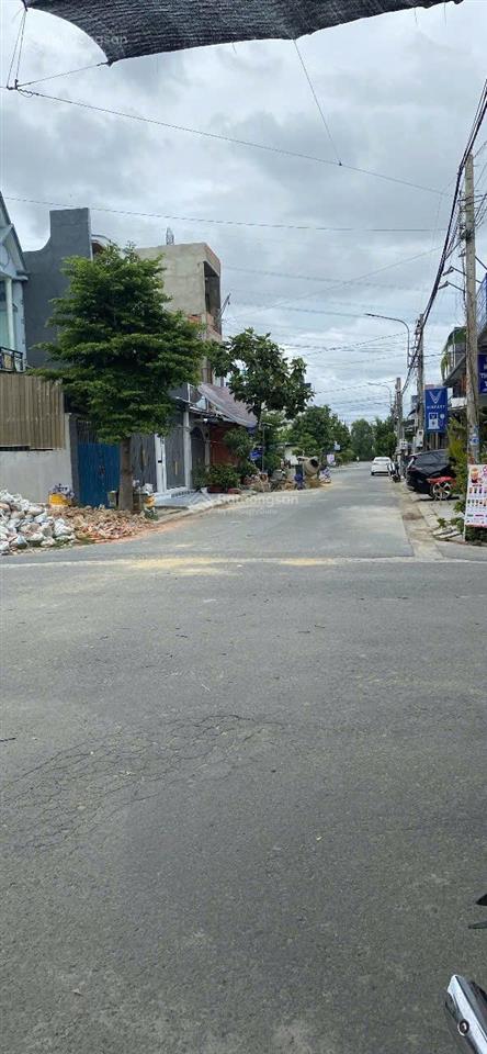 Nhà ngộp kdc trần anh, 5x18m, giá 1 tỷ 550, sổ riêng, mỹ hạnh nam, đức hòa