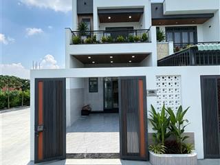 Bán nhà mới xây, 1 trệt 1 lầu, 5x23m, sau lưng chợ gò hưu, giá 2 tỷ 950, mỹ hạnh nam, đức hòa