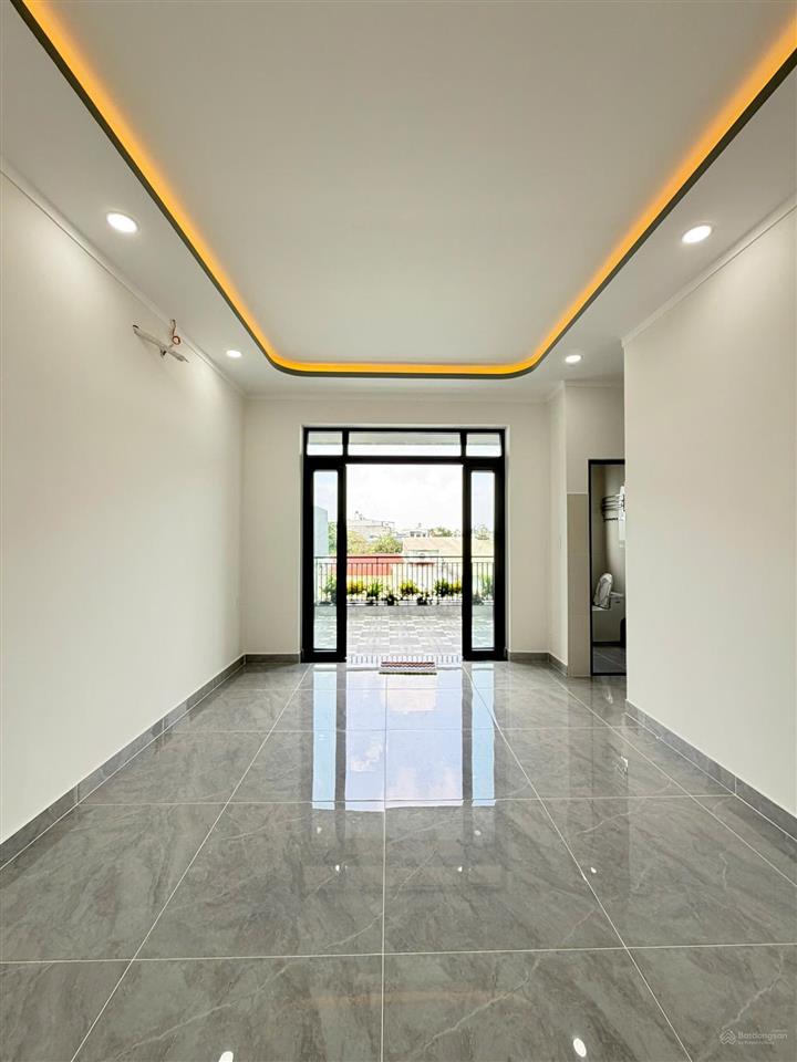 Bán nhà mới xây, 1 trệt 1 lầu, 5x23m, sau lưng chợ gò hưu, giá 2 tỷ 950, mỹ hạnh nam, đức hòa
