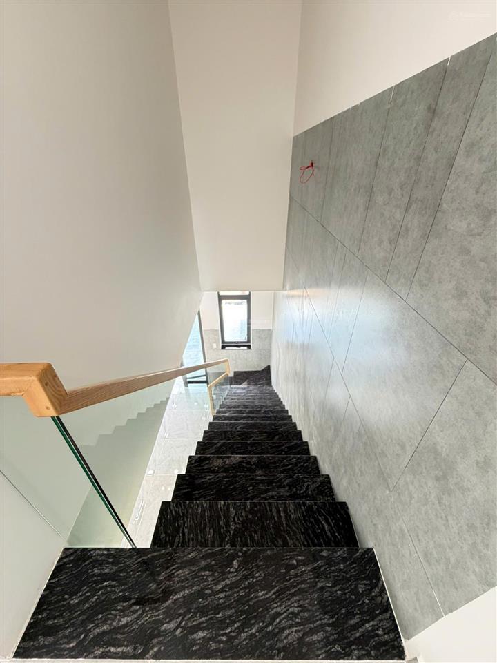 Bán nhà mới xây, 1 trệt 1 lầu, 5x23m, sau lưng chợ gò hưu, giá 2 tỷ 950, mỹ hạnh nam, đức hòa