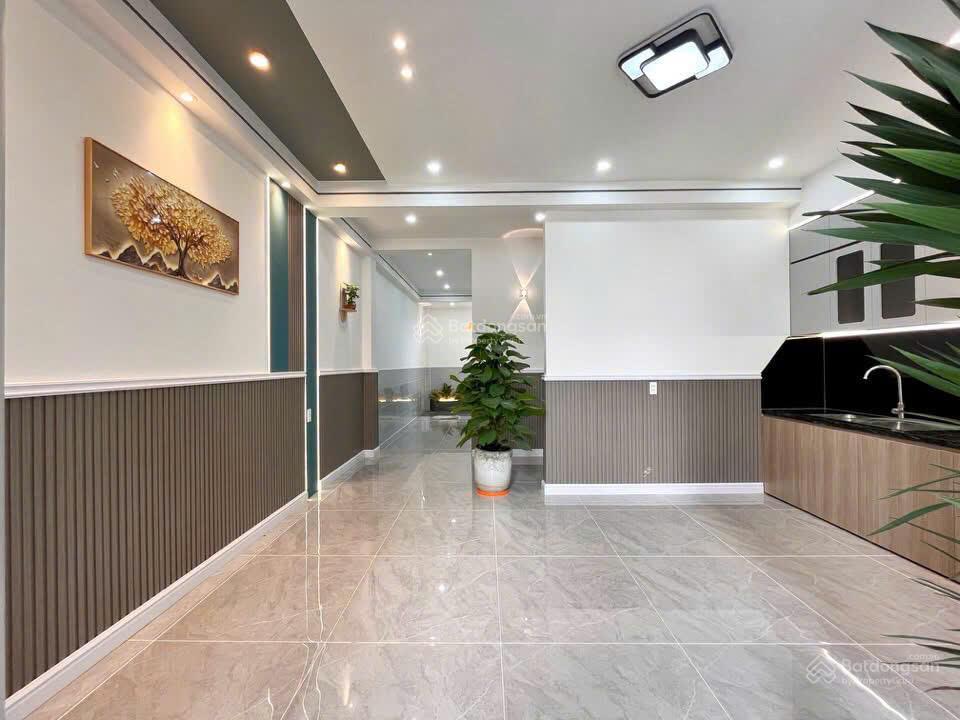 Bán nhà mỹ hạnh nam, cách hóc môn 3km, 5,2x20m, giá 2 tỷ 380tr, sổ riêng, đức hòa, tây ninh