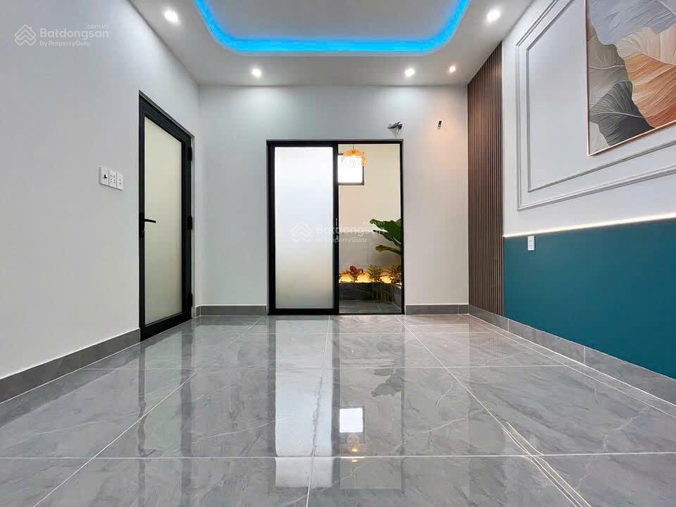 Bán nhà mỹ hạnh nam, cách hóc môn 3km, 5,2x20m, giá 2 tỷ 380tr, sổ riêng, đức hòa, tây ninh