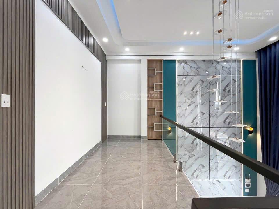 Bán nhà mỹ hạnh nam, cách hóc môn 3km, 5,2x20m, giá 2 tỷ 380tr, sổ riêng, đức hòa, tây ninh