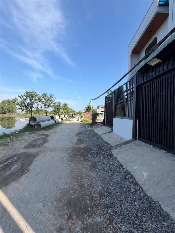 Bán đất thổ cư 150m2, giá 970tr, gần chợ đình, mỹ hạnh, đức hoà, sổ riêng