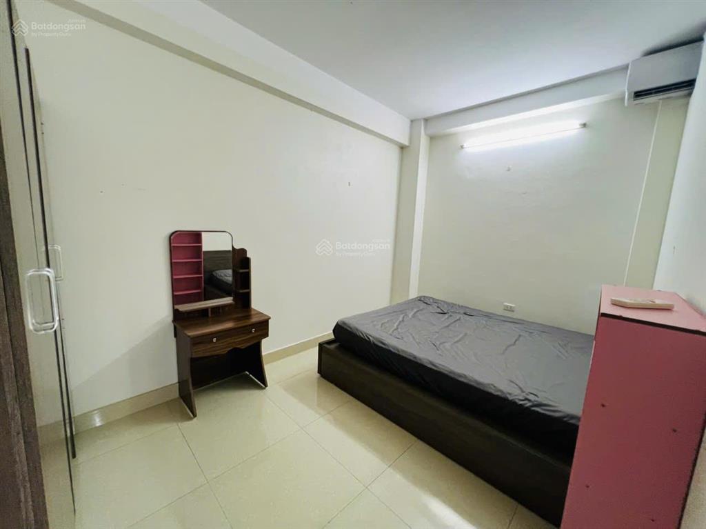 Ccmn 1 ngủ 1 khách view xung quanh, sát chợ, gần sông thoáng mát, thuận tiện các ngả