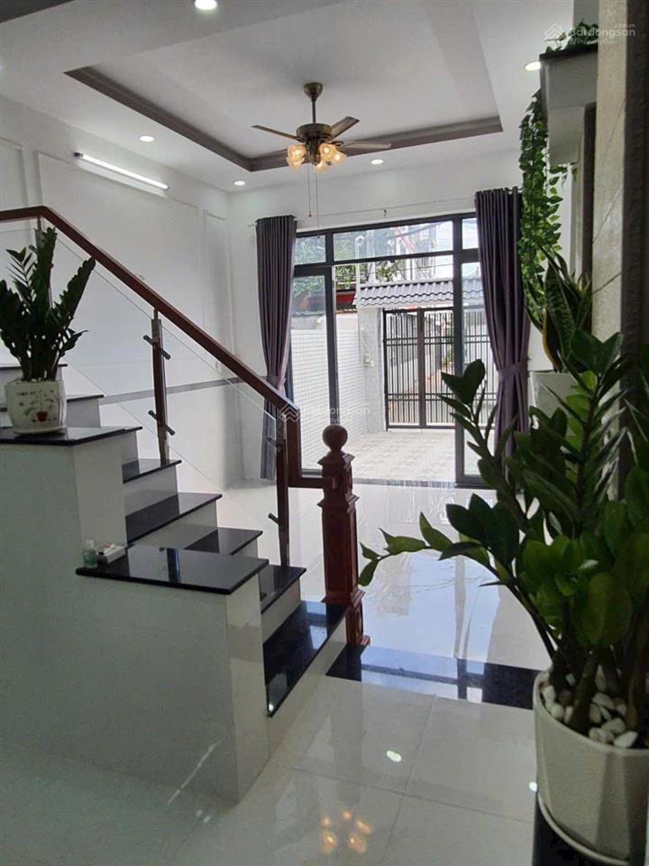 Cho thuê nhà nguyên căn đường số 10 linh xuân thủ đức  0909 428 ***