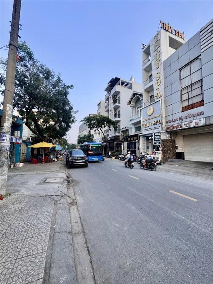 Bán nhà Mặt tiền Văn Thân - giao Bình Tiên, Quận 6, 6,2x25m, nở hậu 9m, Cấp 4, 23,9 tỷ.