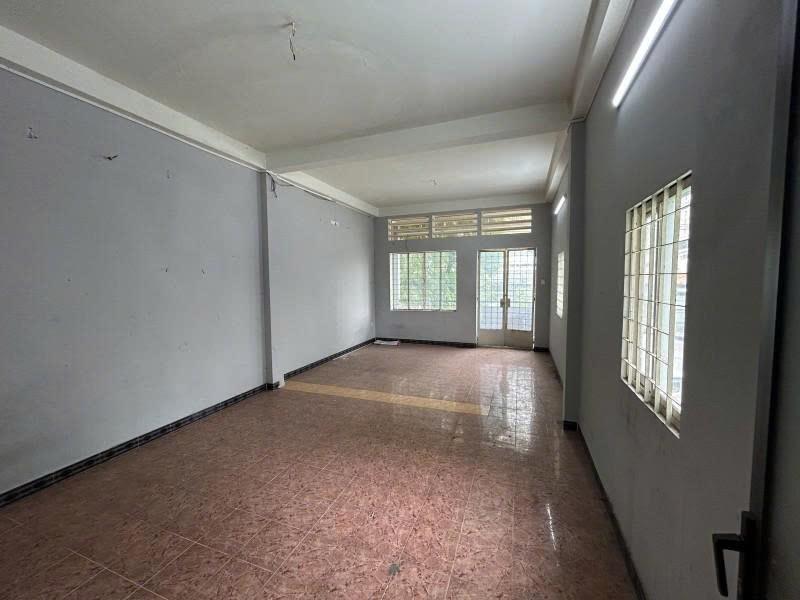 Bán Nhà Mặt tiền Nguyễn Khoái - gần Bến Vân Đồn, 4x15m, 4 tầng, 1 đời chủ, hạ còn 15,9 tỷ.