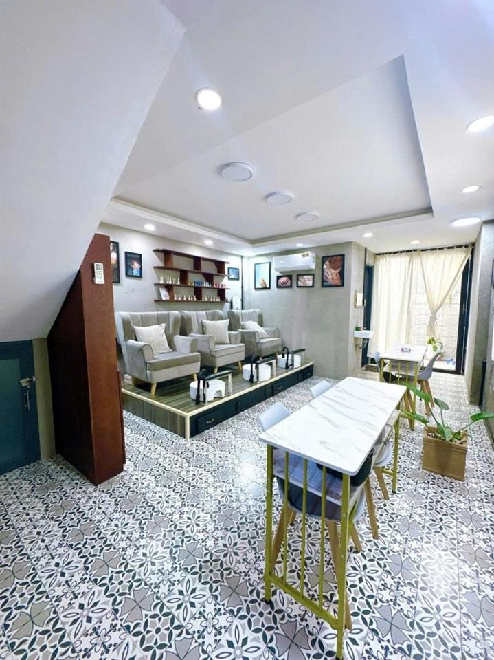 Bán nhà 2 Mặt tiền Nguyễn Xí - ngay VinCom Nguyễn Xí, 4.2x25m, 2 Tầng, 3PN, 19 tỷ.