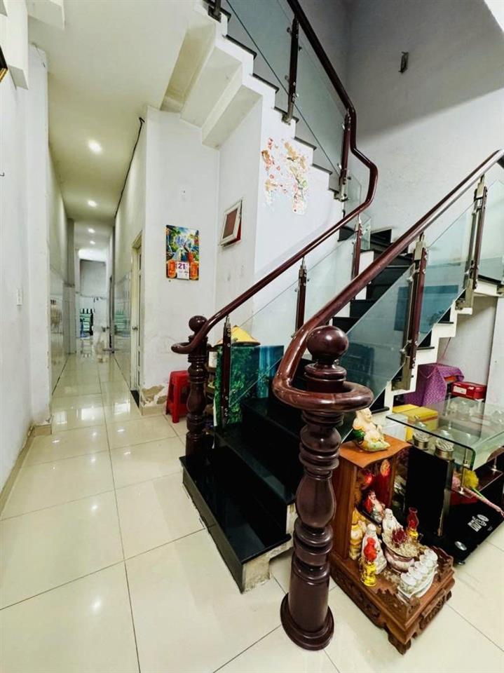Bán nhà Mặt tiền Nguyễn Hữu Tiến - giao Lê Trọng Tấn, 4x28m, 3 tầng - 4 PN, 1 chủ, 14,9
