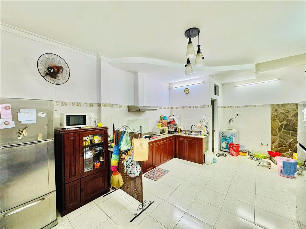 Bán nhà Mặt tiền Nguyễn Văn Đậu - gần Phan Văn Trị, 4,2x20m, 3 Tầng  - 4 PN, chỉ 18,9 Tỷ.