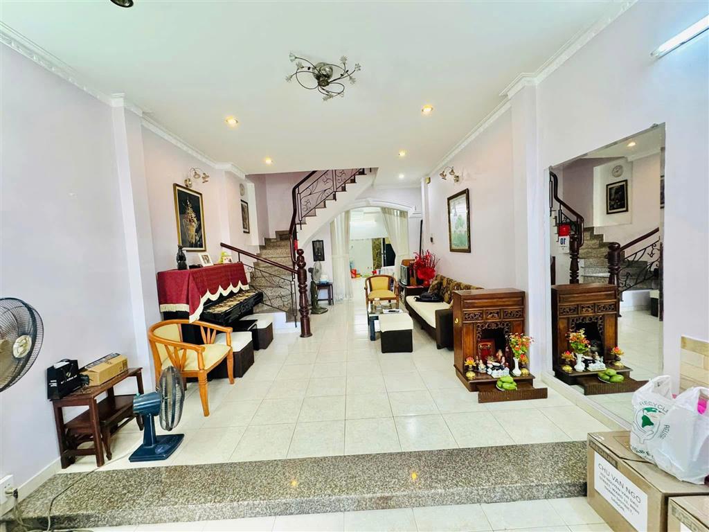 Bán nhà Mặt tiền Nguyễn Văn Đậu - gần Phan Văn Trị, 4,2x20m, 3 Tầng  - 4 PN, chỉ 18,9 Tỷ.