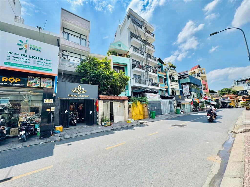 Bán nhà Mặt tiền Nguyễn Văn Đậu - gần Phan Văn Trị, 4,2x20m, 3 Tầng  - 4 PN, chỉ 18,9 Tỷ.