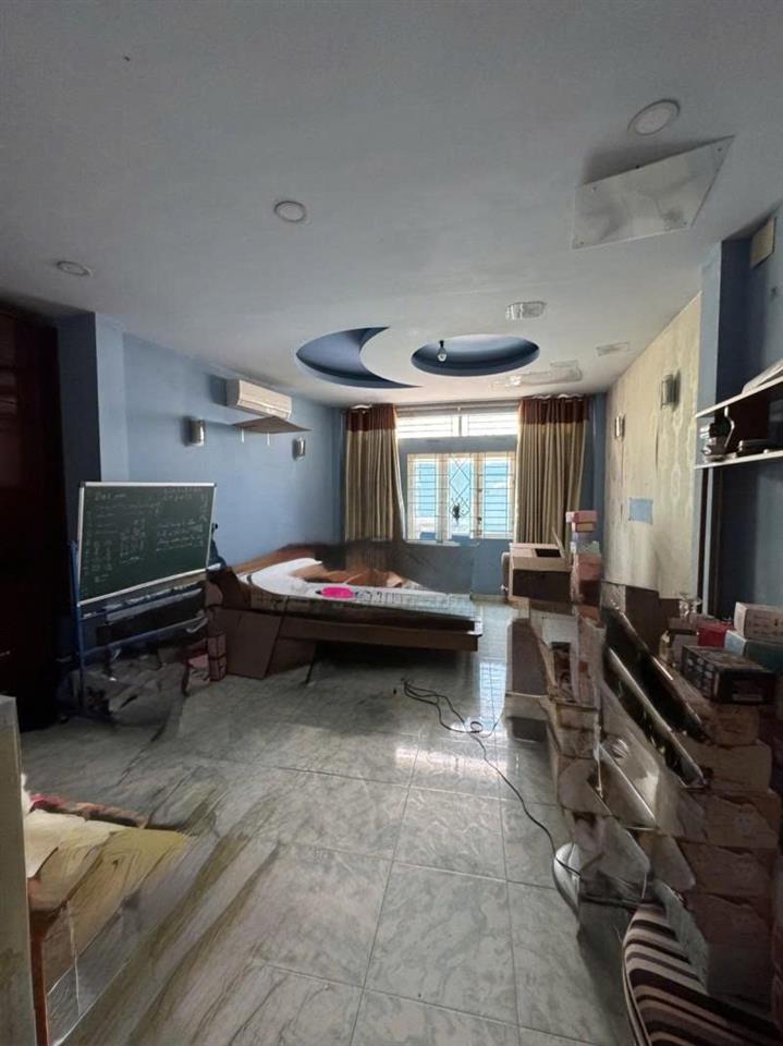 Bán nhà Hẻm 8m Lạc Long Quân - thuộc Quận 11, 108m2, 5x22m, 4 Tầng, Sổ A4, chỉ 15,5 Tỷ