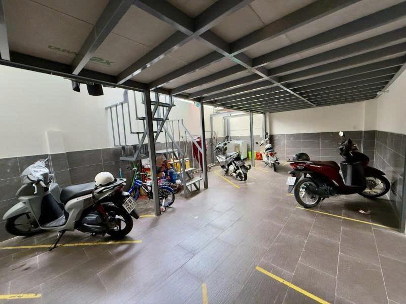 Bán Nhà 2 tầng, Hẻm 496 Dương Quảng Hàm, 11x25m, có 12 CHDV, GPXD 7 Tầng, 25,6 Tỷ.