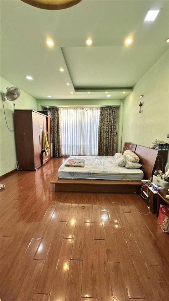 Bán nhà Mặt tiền Hẻm 8m Hoàng Văn Thụ - ngay Út Tịch, 4,4x14m, 5 Tầng - 5PN, 14,5 tỷ.