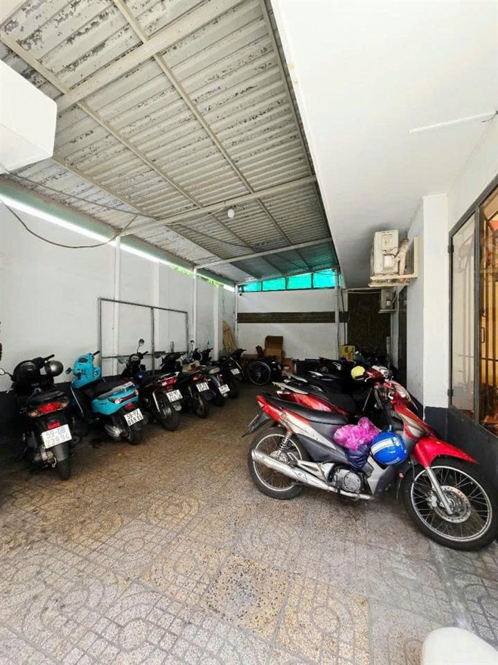 Bán Nhà Mặt tiền Núi Thành - giao Cộng Hòa, DT: 15x38m, 4 Tầng, 1 đời chủ, chỉ 89 Tỷ.