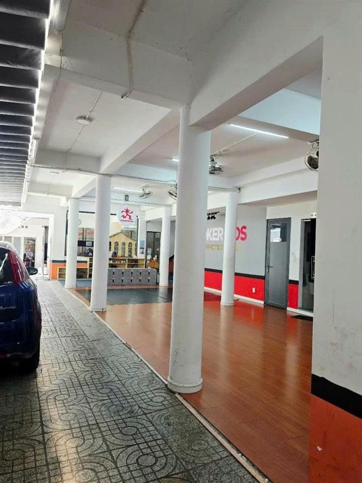 Bán Nhà Mặt tiền Núi Thành - giao Cộng Hòa, DT: 15x38m, 4 Tầng, 1 đời chủ, chỉ 89 Tỷ.