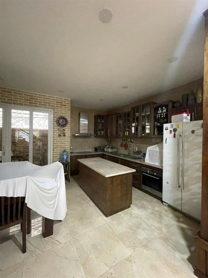 Bán nhà Hẻm 8m đường C1- ngay Cộng Hòa, thông Hoàng Hoa Thám, 6x15m, 5 Tầng, 20,5 Tỷ.