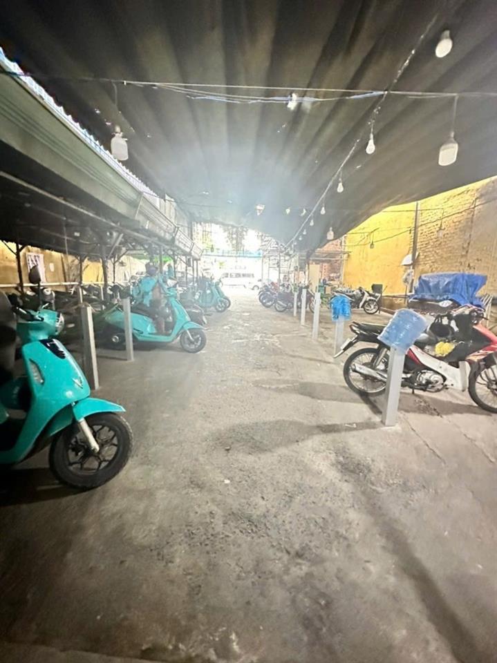 Bán nhà Mặt tiền Lê Hoàng Phái - giao Nguyễn Văn Lượng. 18x37m, Cấp 4, Tiện xây, 47 tỷ.