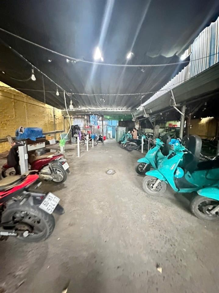 Bán nhà Mặt tiền Lê Hoàng Phái - giao Nguyễn Văn Lượng. 18x37m, Cấp 4, Tiện xây, 47 tỷ.