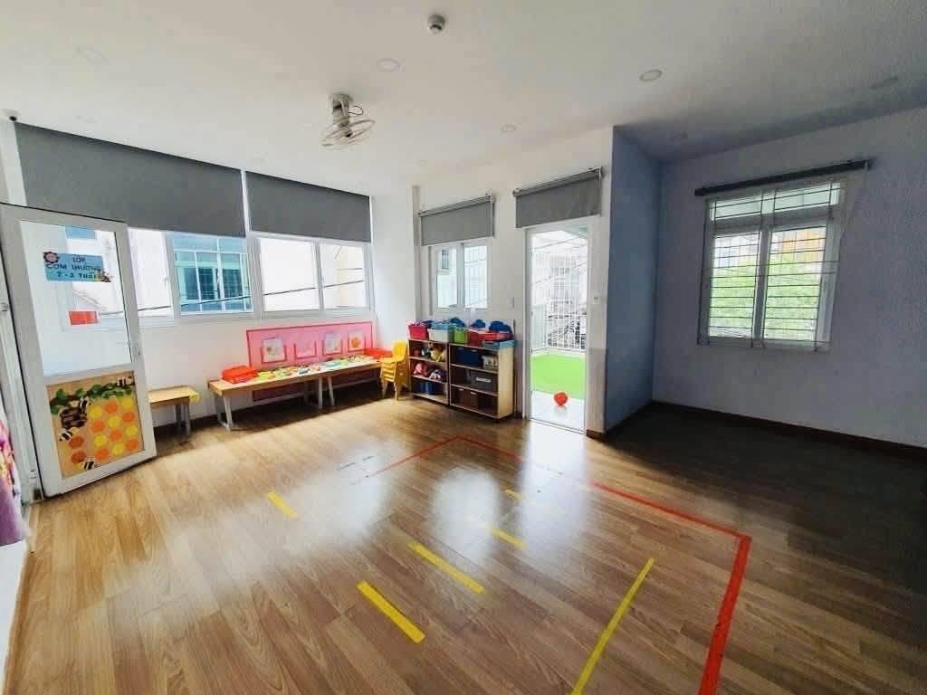 Hạ sâu 8 Tỷ, Bán nhà 2 Mặt tiền Nhiêu Tứ - giao Phan Xích Long, 7x19,5m, 5 tầng, 25,5 Tỷ