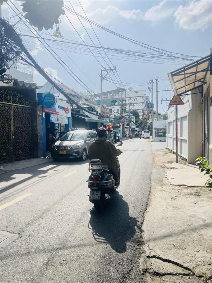 Bán nhà Mặt Tiền Trần Bình Trọng - gia Nguyễn Văn Đậu, 8,3x21m, Cấp 4 - 1 đời Chủ, 28,6
