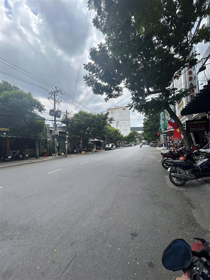 Bán nhà Lô góc 2 MT Hẻm 496 Dương Quảng Hàm. 6x19m, 5 Tầng - thang máy, 6PN, 22,5 Ty.