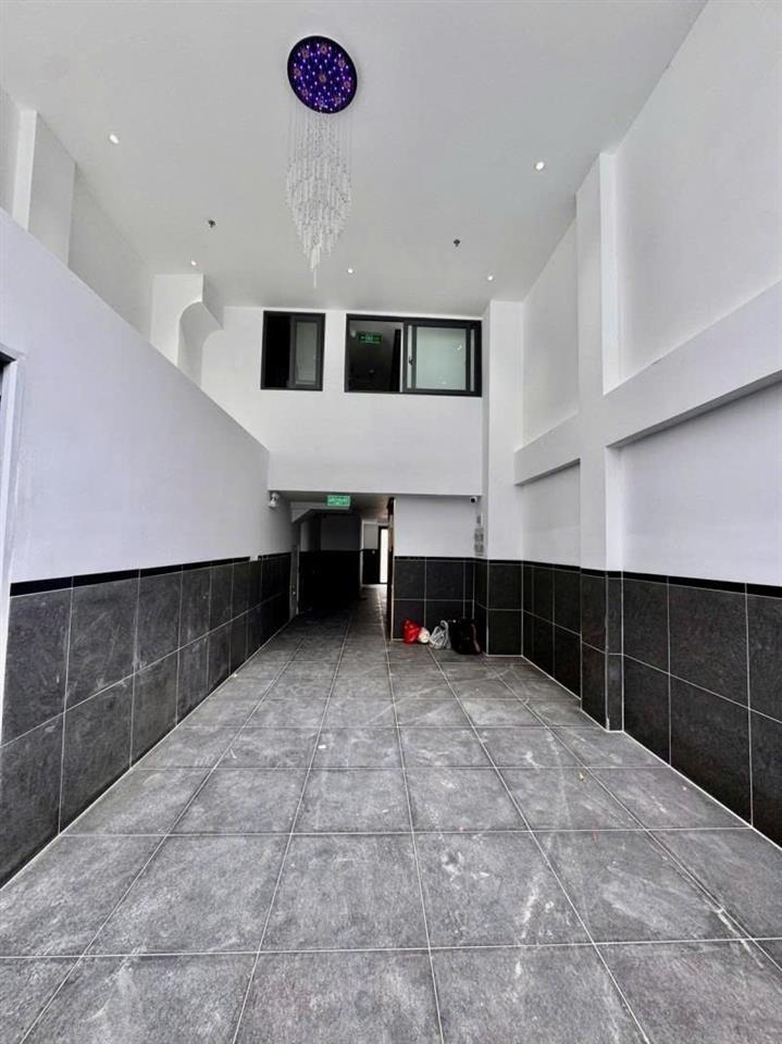 Bán Nhà HXH 6m Dương Quảng Hàm - 5x30m, 6 Tầng - 20 PN Homestay, Khoán 100Tr, 21 Tỷ.