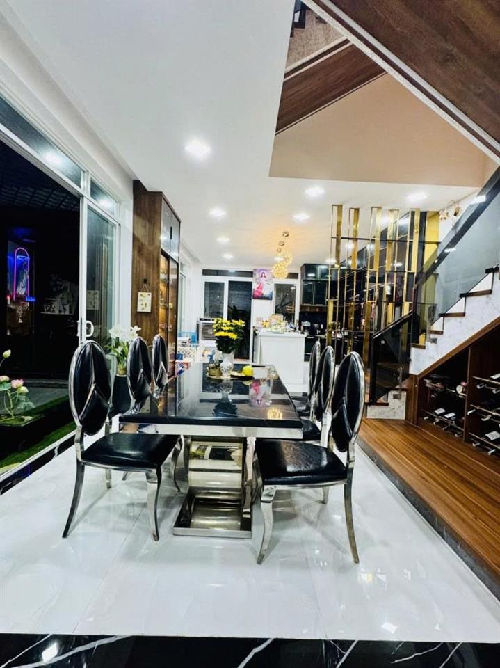 Bán nhà Biệt thự - HXH 6m Gò Dầu, giao Tân Quý, 8x20m, 4 Tầng mới, 4PN, chỉ  16,9 Tỷ.