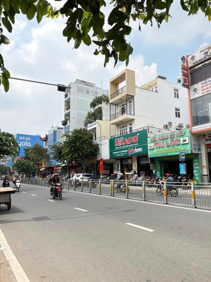 Bán nhà Mặt tiền Lũy Bán Bích - gần Vườn Lài, 4,4x24m, 6T - 6 PN, 1 Đời chủ, chỉ 19,8 tỷ.