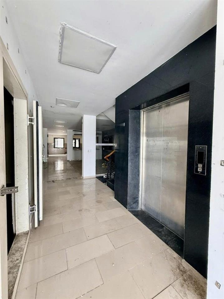 Bán Tòa nhà 5 Tầng - Mặt tiền Lê Đức Thọ - giao  Phạm Văn Chiêu, 9,7x37m,  chỉ 49 Tỷ.