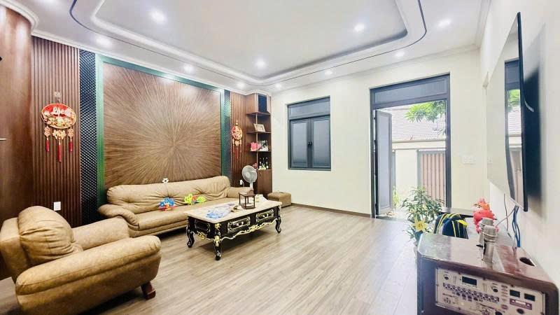 Bán Nhà hẻm 10m Lê Thị Hồng - ngay Nguyễn Oanh, 7,5x23m, 5 Tầng - có Hầm, 5PN, 25,9 Tỷ.