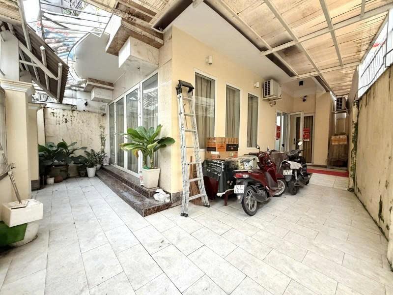 Bán nhà Biệt thự - Hẻm 8m Nguyễn Văn Thương ( D1), 9x14m, 5 Tầng + Thang máy, 22,9 Tỷ.