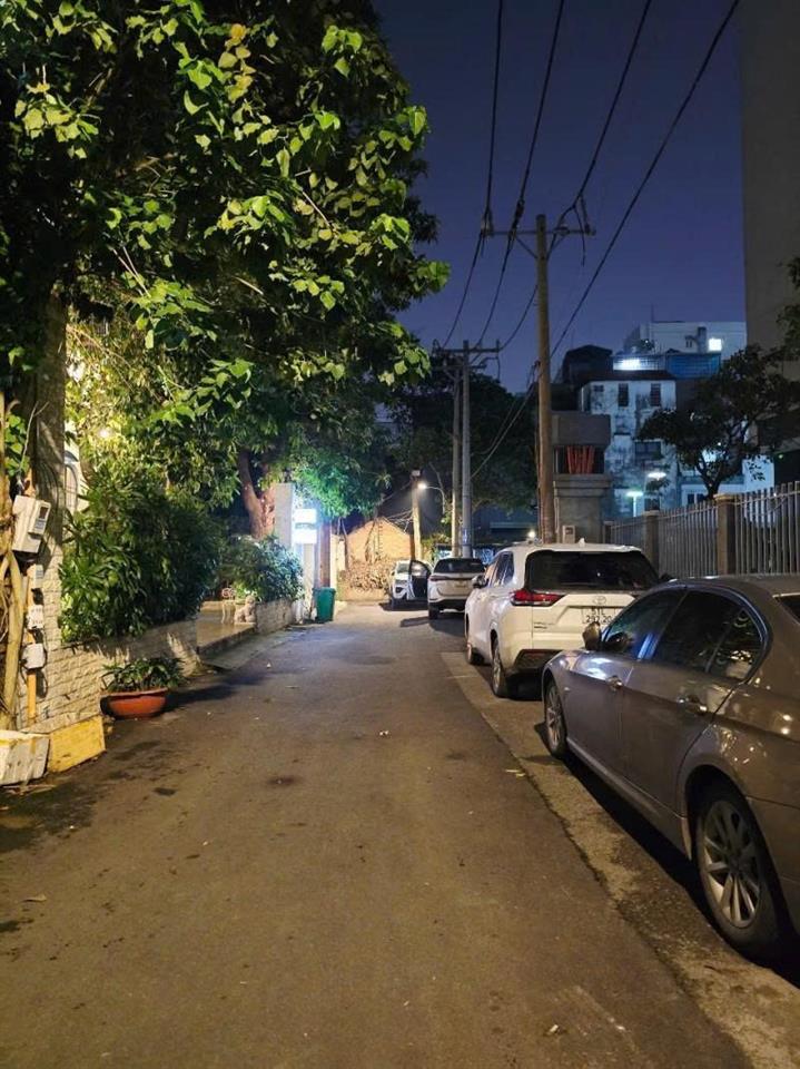 Bán Nhà Mặt tiền Trương Đăng Quế - gần Phạm Văn ĐỒng, 10,8x14m, 4 Tầng, 7PN, 13,9 Tỷ.