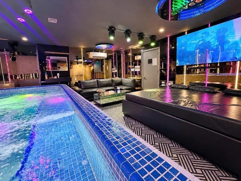 Bán nhà Mặt tiền Hẻm 10m Quang Trung , 9x18m, DTSD 782m2,  6 Tầng, HĐT 150tr, 32,9 Tỷ.