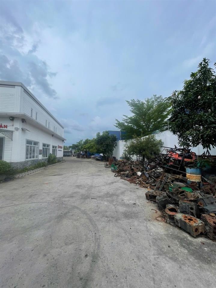 Bán nhà Mặt Tiền Đoàn Nguyên Tuấn - gần QL1A, 7000m2, có 4000m2 thổ, hạ còn 140 Tỷ.