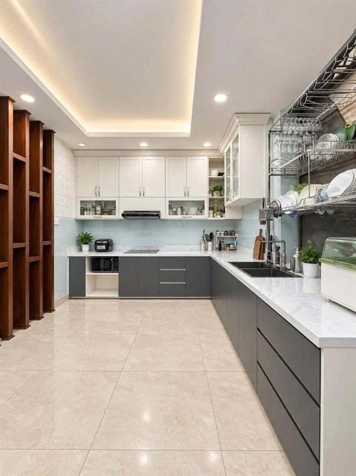Bán nhà Biệt thự Hẻm 6m Yên Thế - giao Hồng Hà,  6,8x19m, 4 Tầng - 6PN, chỉ 26,6 Tỷ.